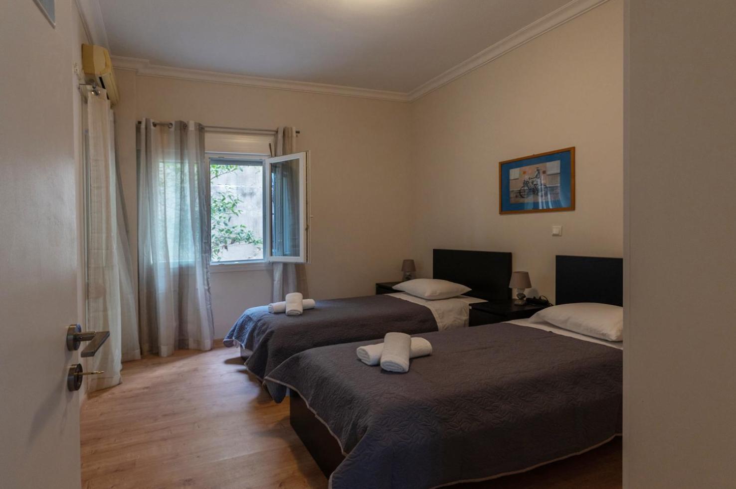 Entire Apt, 2 Bdrm, City Center Aten Exteriör bild