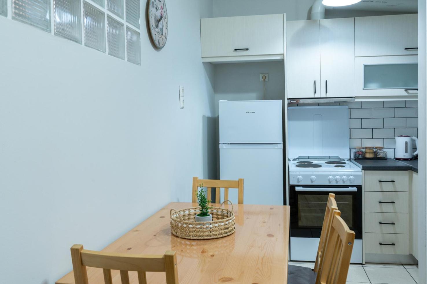 Entire Apt, 2 Bdrm, City Center Aten Exteriör bild